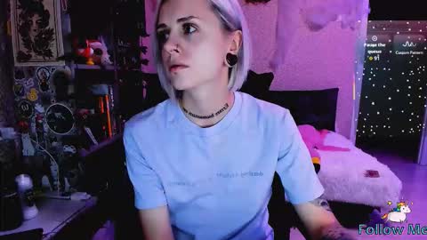 Monday-Friday 12-4 AM and 6-9 AM New York time online show from 11/01/25, 08:11