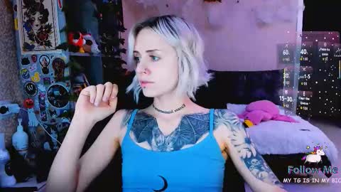 Monday-Friday 12-4 AM and 6-9 AM New York time online show from 11/28/25, 08:22