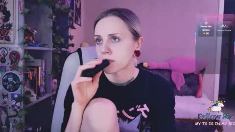 Monday-Friday 12-4 AM and 6-9 AM New York time online show from 03/12/26, 08:15