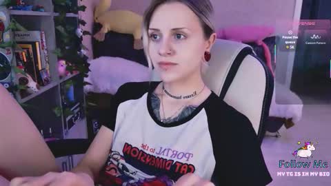 Monday-Friday 12-4 AM and 6-9 AM New York time online show from 03/21/26, 08:23