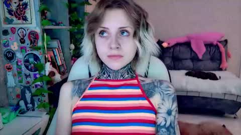 Snapshot of nanitamoore chatting on 07/22/26, 06:43 Monday-Friday 12-4 AM and 6-9 AM New York time online show from 07/22/26, 06:43