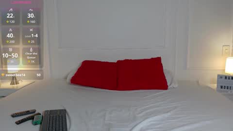 nany_model25 online show from 12/03/25, 09:13