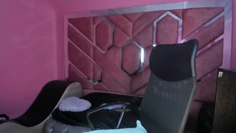 nany_pretty online show from 02/10/25, 08:10