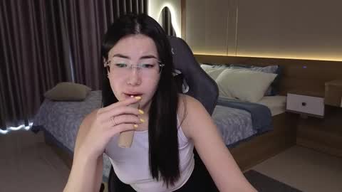 Naomi online show from 02/08/26, 02:48