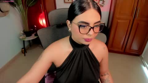 Snapshot of naomi_aniston chatting on 05/22/26, 02:22 naomi_aniston online show from 05/22/26, 02:22