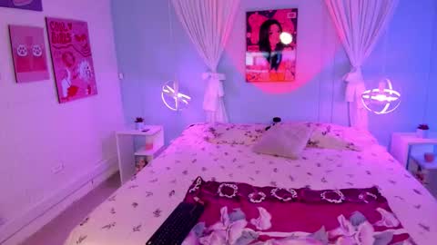 Naomi online show from 02/13/26, 08:27