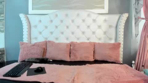 naomi online show from 09/23/25, 02:09