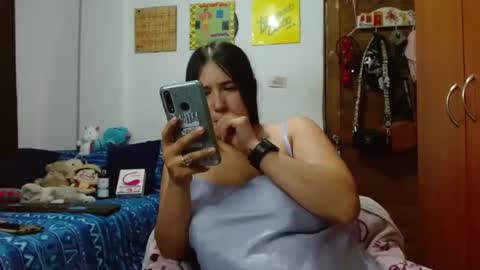 Snapshot of naomi_d chatting on 02/18/25, 10:47 naomi_d online show from 02/18/25, 10:47