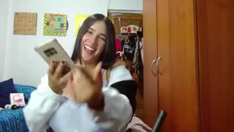 Snapshot of naomi_d chatting on 03/04/25, 09:54 naomi_d online show from 03/04/25, 09:54