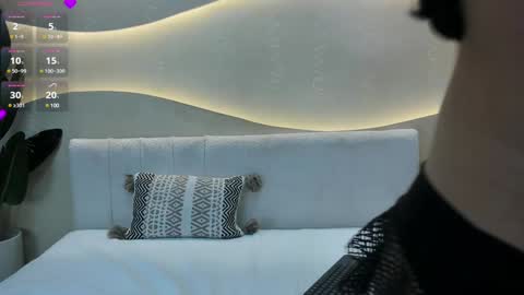 Naomi  online show from 12/18/24, 07:19