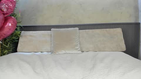 Naomi  online show from 02/18/25, 10:36