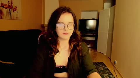 Snapshot of naomi_di chatting on 06/27/26, 07:41 naomi_di online show from 06/27/26, 07:41