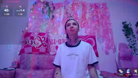Snapshot of naomi_femme chatting on 06/18/26, 11:14 naomi_femme online show from 06/18/26, 11:14