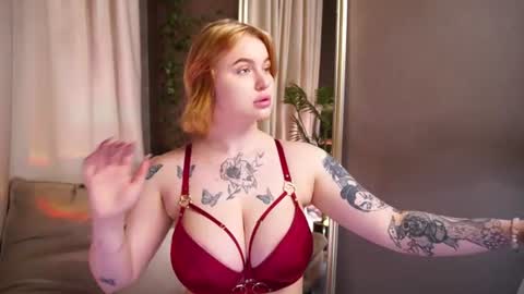 Snapshot of naomi_hotterr chatting on 06/20/26, 05:43 naomi_hotterr online show from 06/20/26, 05:43
