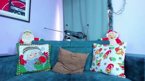 Snapshot of naomi_jones13 chatting on 12/01/24, 08:09 Nahomi Jones online show from 12/01/24, 08:09