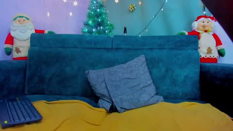 Snapshot of naomi_jones13 chatting on 12/30/24, 02:09 Nahomi Jones online show from 12/30/24, 02:09