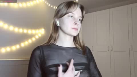 Naomi online show from 10/29/25, 07:15