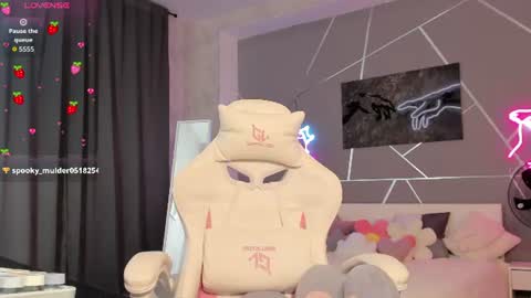 naomi_reiss online show from 06/18/26, 01:50