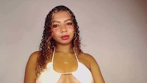 Snapshot of naomi_rider77 chatting on 09/15/25, 05:29 mara Jos online show from 09/15/25, 05:29