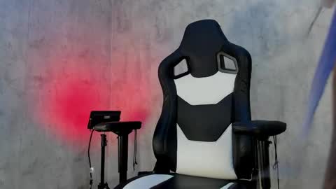 Snapshot of naomibrinks1 chatting on 05/20/26, 05:13 Heidy online show from 05/20/26, 05:13