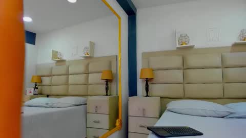 Naomi Frost online show from 11/11/25, 01:55