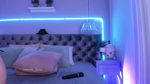 Snapshot of naomii_soto chatting on 02/24/25, 10:25 Naomi online show from 02/24/25, 10:25