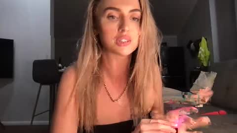 naomirhoades online show from 02/27/25, 04:10