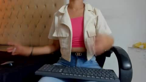 naomis_35 online show from 02/04/26, 07:31