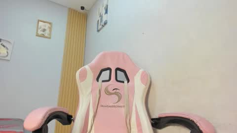 naomis_35 online show from 03/06/26, 07:54