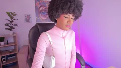 Snapshot of naomisaenz_ chatting on 07/15/26, 02:50 N A O M I online show from 07/15/26, 02:50