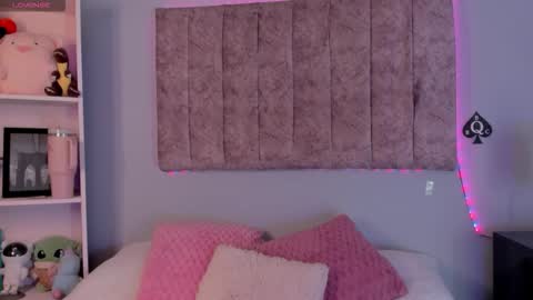 Laura  online show from 02/01/26, 01:37