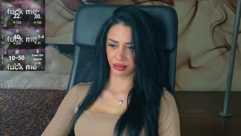 NaomiScarlett online show from 11/18/25, 09:25