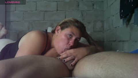 Snapshot of naomisimon chatting on 01/17/25, 12:31 bellas2012 online show from 01/17/25, 12:31