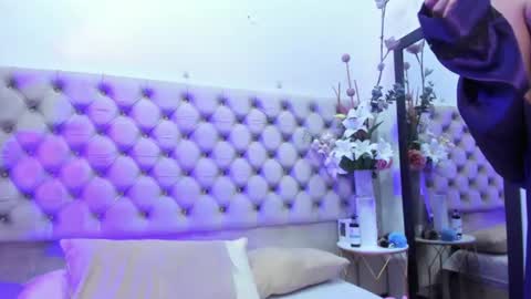 Snapshot of naomiwhitee chatting on 07/23/26, 01:58 NaomiWhite online show from 07/23/26, 01:58