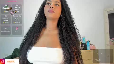 Naomi     online show from 09/10/25, 07:25