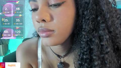 Naomi     online show from 11/16/25, 04:40