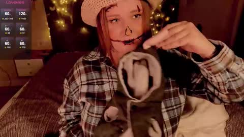 Naomy Rey online show from 10/31/25, 04:08