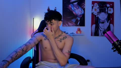 Snapshot of naranjo_seb chatting on 12/15/24, 09:03 sebastian online show from 12/15/24, 09:03