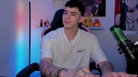 Snapshot of naranjo_seb chatting on 12/16/24, 05:06 sebastian online show from 12/16/24, 05:06