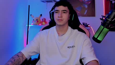 Snapshot of naranjo_seb chatting on 02/04/25, 02:39 sebastian online show from 02/04/25, 02:39