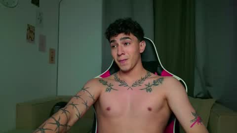 Snapshot of naranjo_seb chatting on 10/04/25, 05:38 sebastian online show from 10/04/25, 05:38