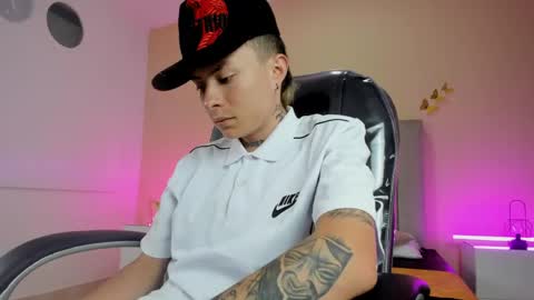 Nascary Fox online show from 04/17/26, 01:03