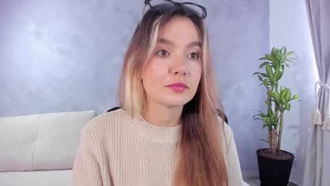 Nashly Fontana online show from 03/08/26, 04:22