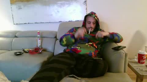 Snapshot of nassobout chatting on 01/01/25, 05:43 nassobout online show from 01/01/25, 05:43