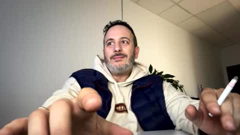 nassobout online show from 04/18/26, 10:08