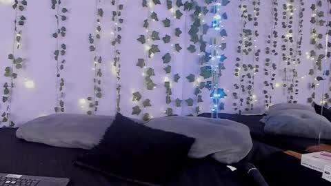 Maira online show from 01/26/25, 01:52