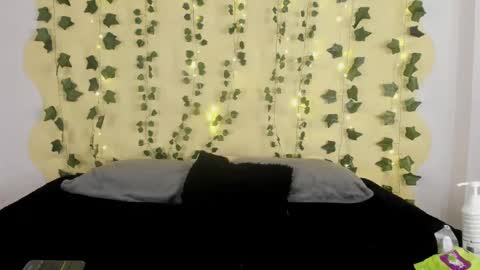 Maira online show from 02/16/25, 11:48