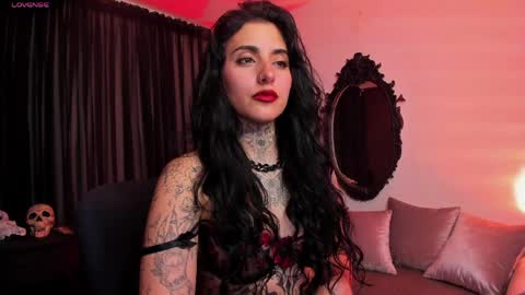 Snapshot of nasty_alice1 chatting on 05/25/26, 01:11 Goddess Alice online show from 05/25/26, 01:11