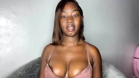 Snapshot of nasty_eboniey chatting on 05/25/26, 05:24 Tessy online show from 05/25/26, 05:24