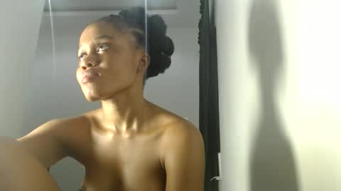 ella online show from 03/01/26, 03:52